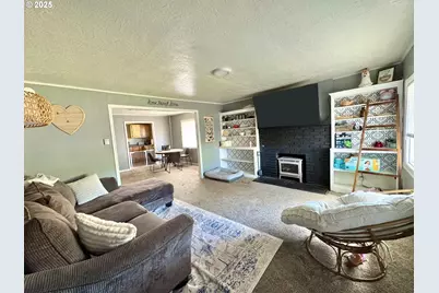 1135 Monmouth St, Independence, OR 97351 - Photo 4