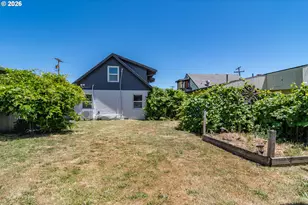54 NW Rose St, Winston, OR 97496 - Photo 44