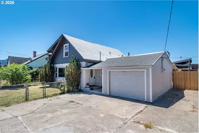 54 NW Rose St, Winston, OR 97496 - Photo 4
