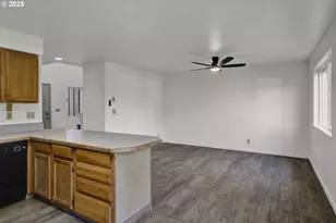76330 Rainbow St, Oakridge, OR 97463 - Photo 16