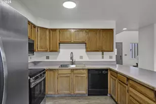 76330 Rainbow St, Oakridge, OR 97463 - Photo 14