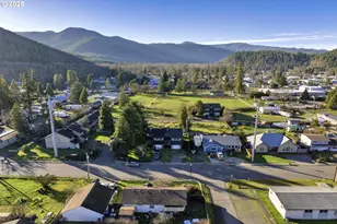 76330 Rainbow St, Oakridge, OR 97463 - Photo 34