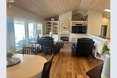 6404 NW Dogwood Dr, Vancouver, WA 98663 - Photo 4