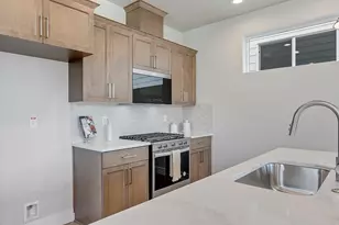 13904 SW 175th Ave, Tigard, OR 97140 - Photo 6