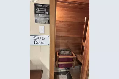 13540 NE Sacramento St, Portland, OR 97230 - Photo 8