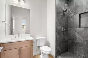 5870 N Missouri Ave, Portland, OR 97217 - Photo 20