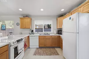 1045 NE 13th Ave, Rockaway Beach, OR 97136 - Photo 12