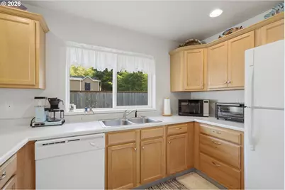 1045 NE 13th Ave, Rockaway Beach, OR 97136 - Photo 10