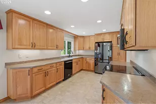 801 SE 37th Ave, Hillsboro, OR 97123 - Photo 12