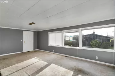 1110 6th Ave, Seaside, OR 97138 - Photo 12