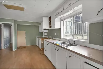 1110 6th Ave, Seaside, OR 97138 - Photo 14