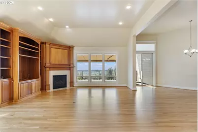 2633 NW Holloway Dr, Portland, OR 97229 - Photo 6