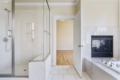 2633 NW Holloway Dr, Portland, OR 97229 - Photo 18