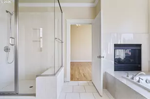 2633 NW Holloway Dr, Portland, OR 97229 - Photo 18