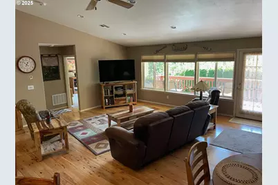 270 NW Bulldog Dr, Stevenson, WA 98648 - Photo 6