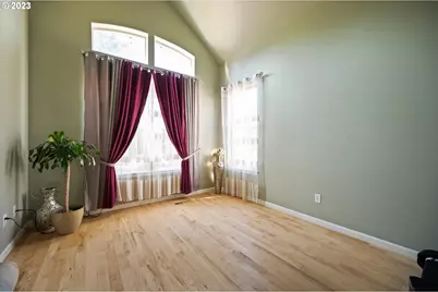 5653 SW Lee St, Tualatin, OR 97062 - Photo 4
