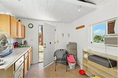 3016 W 10th St, The Dalles, OR 97058 - Photo 32