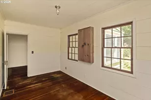 1827 SW Dewitt St, Portland, OR 97239 - Photo 24