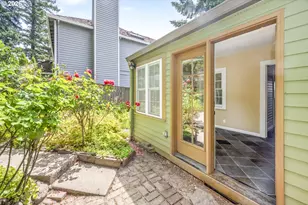 1827 SW Dewitt St, Portland, OR 97239 - Photo 30