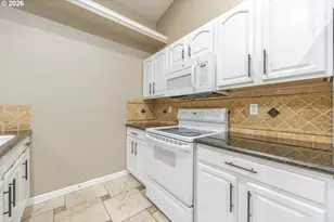 6876 Simeon Dr, Springfield, OR 97478 - Photo 20
