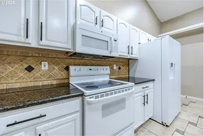 6876 Simeon Dr, Springfield, OR 97478 - Photo 22