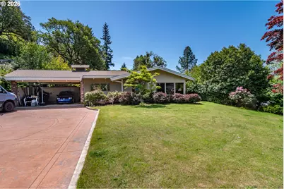 541 SE Terrace Dr, Roseburg, OR 97470 - Photo 1