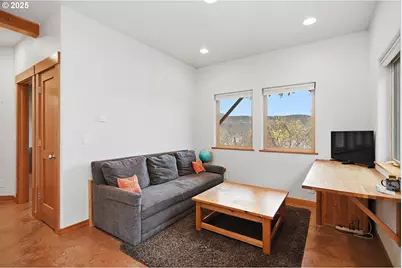 608 Columbia Ave, Lyle, WA 98635 - Photo 34