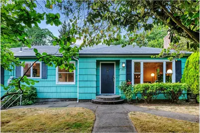 1911 SW Marigold St, Portland, OR 97219 - Photo 1