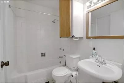 1911 SW Marigold St, Portland, OR 97219 - Photo 32