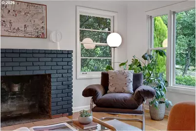 1911 SW Marigold St, Portland, OR 97219 - Photo 8
