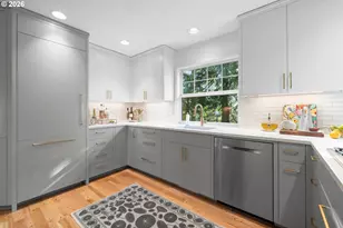 10529 SW Lancaster Rd, Portland, OR 97219 - Photo 10