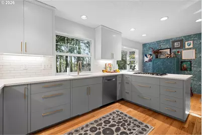 10529 SW Lancaster Rd, Portland, OR 97219 - Photo 8