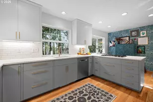 10529 SW Lancaster Rd, Portland, OR 97219 - Photo 8