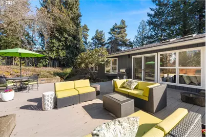 10529 SW Lancaster Rd, Portland, OR 97219 - Photo 36