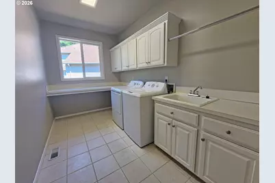 11376 SE Highland Loop, Clackamas, OR 97015 - Photo 14