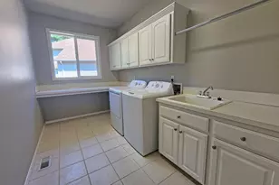 11376 SE Highland Loop, Clackamas, OR 97015 - Photo 14