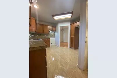 8821 SE Henderson St, Portland, OR 97266 - Photo 4