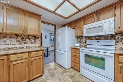 7765 SW Gentle Woods Dr, Portland, OR 97224 - Photo 14