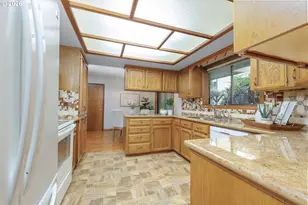 7765 SW Gentle Woods Dr, Portland, OR 97224 - Photo 12