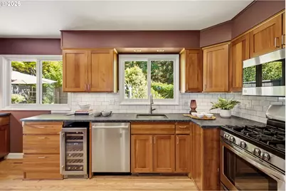 5211 SW 18th Pl, Portland, OR 97239 - Photo 14