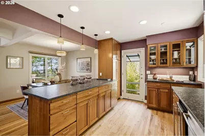 5211 SW 18th Pl, Portland, OR 97239 - Photo 16