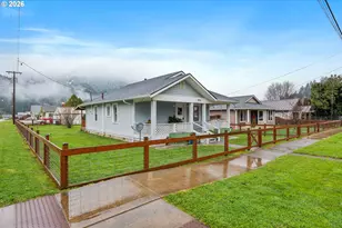309 4th Ave, Powers, OR 97466 - Photo 4