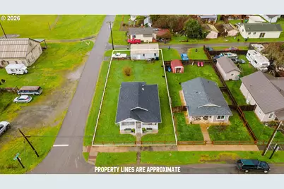 309 4th Ave, Powers, OR 97466 - Photo 34