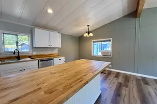 98825 Pleasant Hill Dr, Brookings, OR 97415 - Photo 12