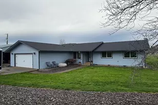 1160 Valley View Rd, Sutherlin, OR 97479 - Photo 1