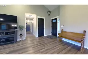 1160 Valley View Rd, Sutherlin, OR 97479 - Photo 8