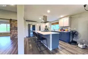 1160 Valley View Rd, Sutherlin, OR 97479 - Photo 12