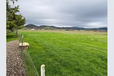 1160 Valley View Rd, Sutherlin, OR 97479 - Photo 44