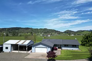 1160 Valley View Rd, Sutherlin, OR 97479 - Photo 2