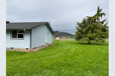 1160 Valley View Rd, Sutherlin, OR 97479 - Photo 44